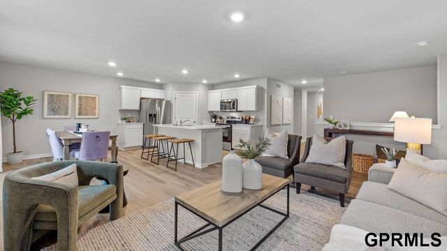 7205 S 204th Avenue, Gretna, NE 68028