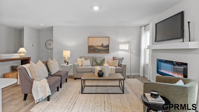 7205 S 204th Avenue, Gretna, NE 68028
