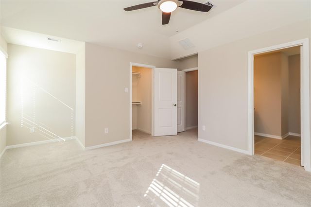 9845 Crescent Cove Drive, Montgomery, TX 77356