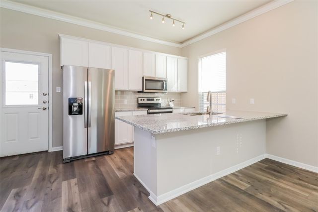 9845 Crescent Cove Drive, Montgomery, TX 77356