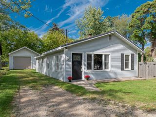 3924 Oakland Drive, Kalamazoo, MI 49008