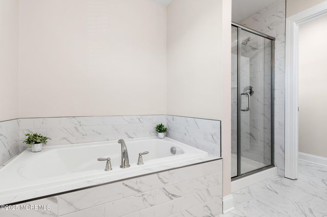 29 Tasha Lane, Howell, NJ 07731