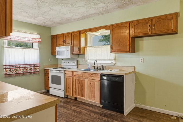 1545 Greenbriar Rd, Mt Washington, KY 40047