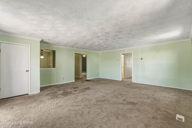 1545 Greenbriar Rd, Mt Washington, KY 40047