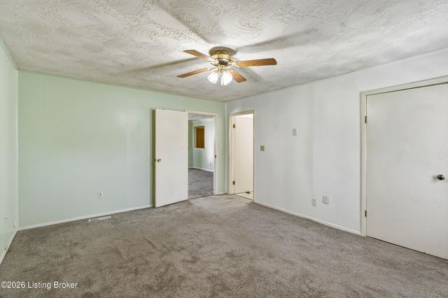 1545 Greenbriar Rd, Mt Washington, KY 40047
