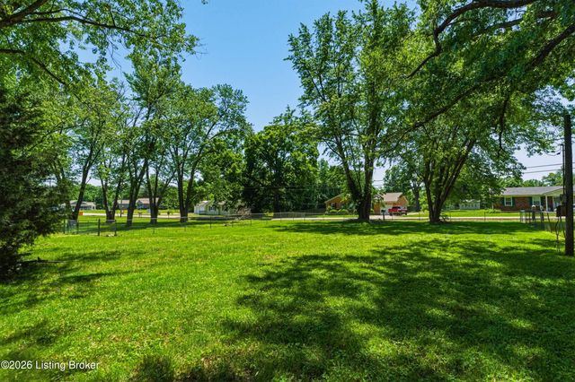 1545 Greenbriar Rd, Mt Washington, KY 40047