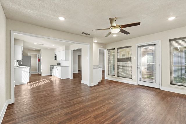 1614 Chesterfield Drive, Carrollton, TX 75007