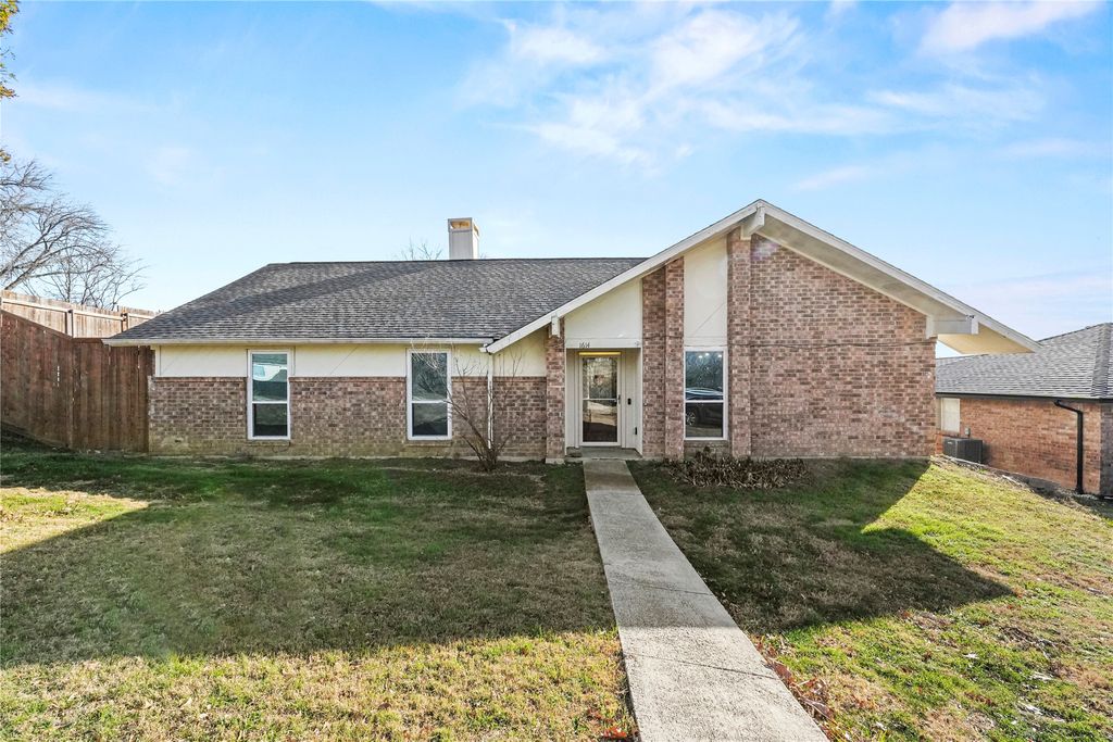 1614 Chesterfield Drive, Carrollton, TX 75007
