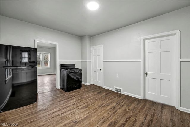 6610 Clark Avenue, Cleveland, OH 44102