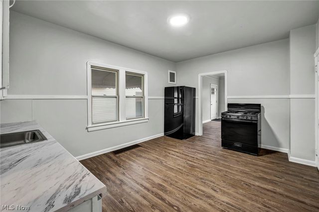 6610 Clark Avenue, Cleveland, OH 44102