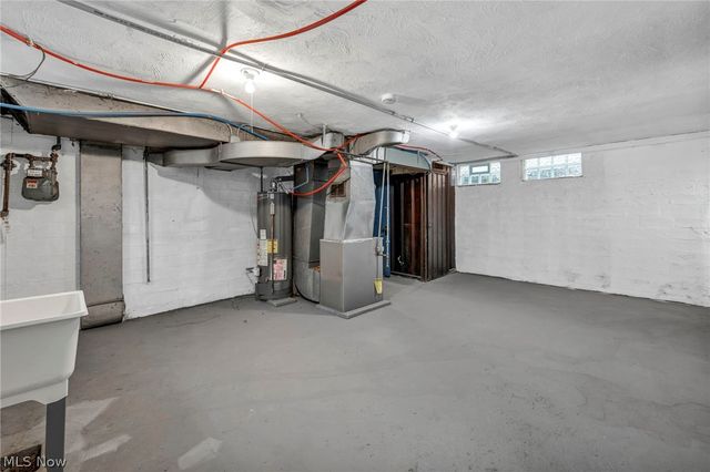 6610 Clark Avenue, Cleveland, OH 44102