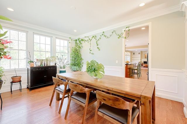 1 Honeysuckle Cir, Hopkinton, MA 01748