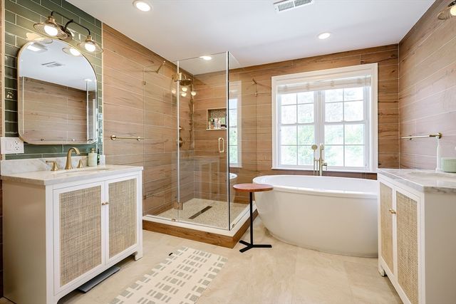 1 Honeysuckle Cir, Hopkinton, MA 01748