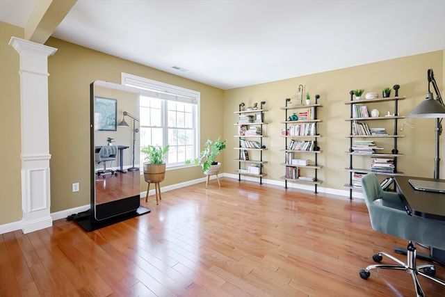 1 Honeysuckle Cir, Hopkinton, MA 01748