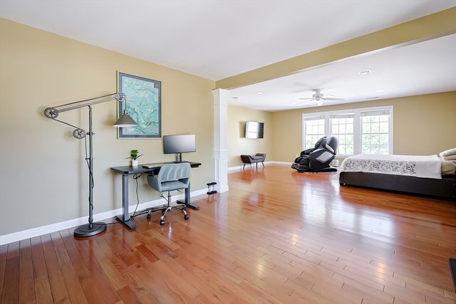 1 Honeysuckle Cir, Hopkinton, MA 01748