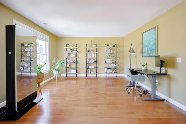 1 Honeysuckle Cir, Hopkinton, MA 01748