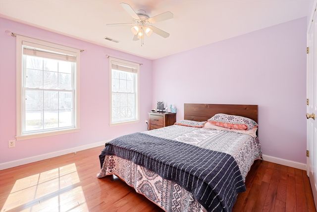 1 Honeysuckle Cir, Hopkinton, MA 01748