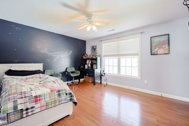 1 Honeysuckle Cir, Hopkinton, MA 01748