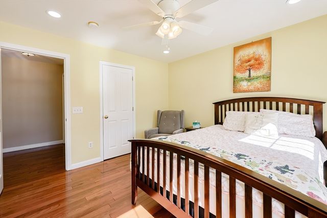 1 Honeysuckle Cir, Hopkinton, MA 01748