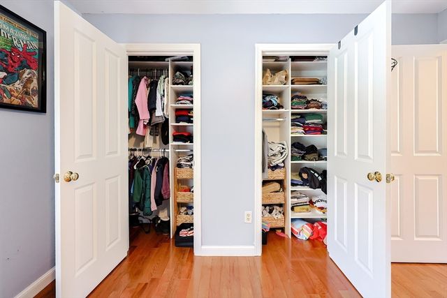 1 Honeysuckle Cir, Hopkinton, MA 01748