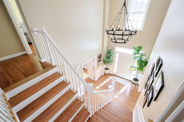 1 Honeysuckle Cir, Hopkinton, MA 01748