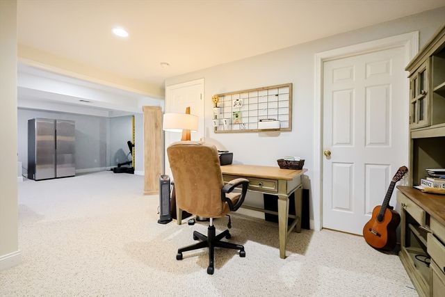 1 Honeysuckle Cir, Hopkinton, MA 01748