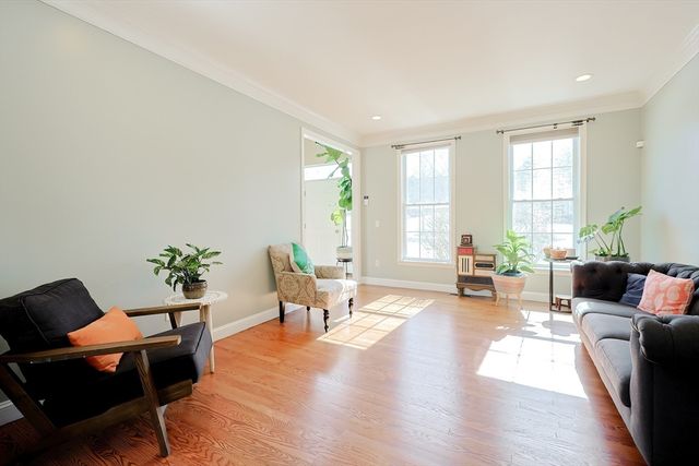 1 Honeysuckle Cir, Hopkinton, MA 01748