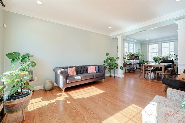 1 Honeysuckle Cir, Hopkinton, MA 01748