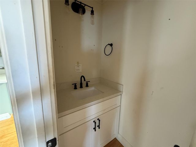 1213 32nd Street, Galveston, TX 77550