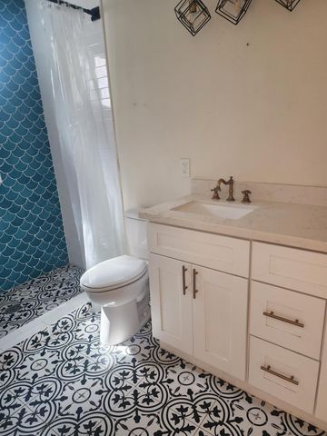 1213 32nd Street, Galveston, TX 77550