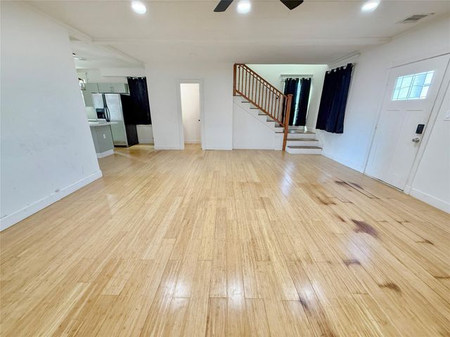 1213 32nd Street, Galveston, TX 77550