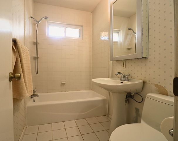 7715 Highmeadow Drive, Houston, TX 77063