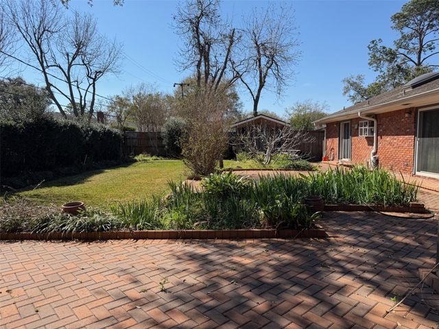 7715 Highmeadow Drive, Houston, TX 77063