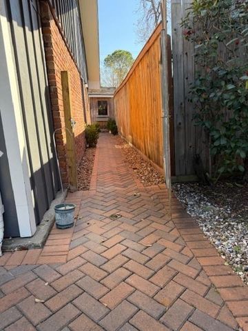 7715 Highmeadow Drive, Houston, TX 77063