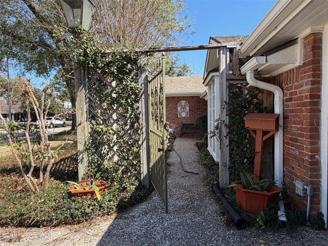 7715 Highmeadow Drive, Houston, TX 77063