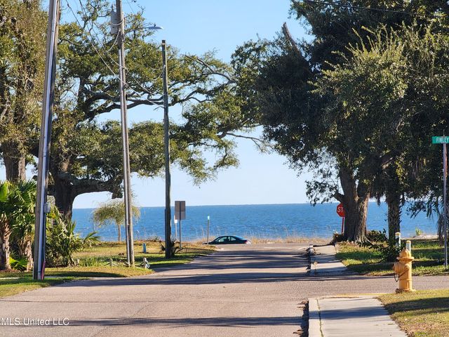 627 Hardy Avenue, Gulfport, MS 39501