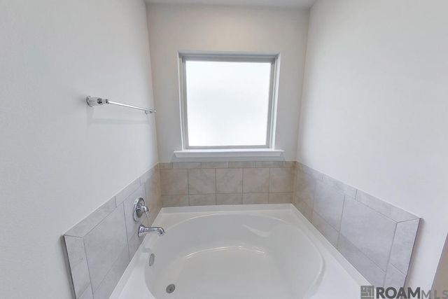 11480 Brookwood Dr, Denham Springs, LA 70726