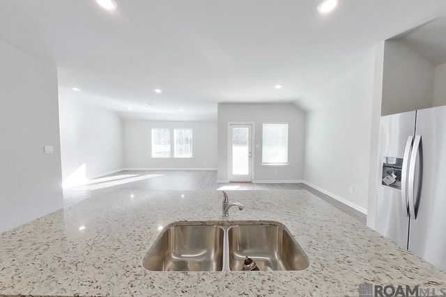 11480 Brookwood Dr, Denham Springs, LA 70726