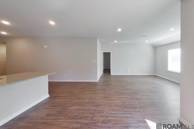 11480 Brookwood Dr, Denham Springs, LA 70726
