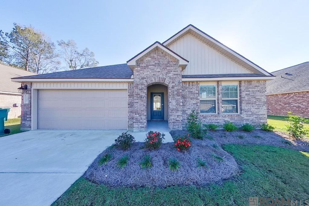 11480 Brookwood Dr, Denham Springs, LA 70726