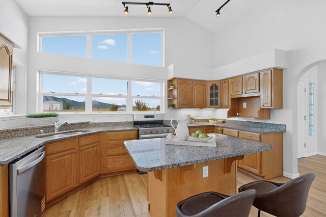 41 Madole Road, Edgewood, NM 87015