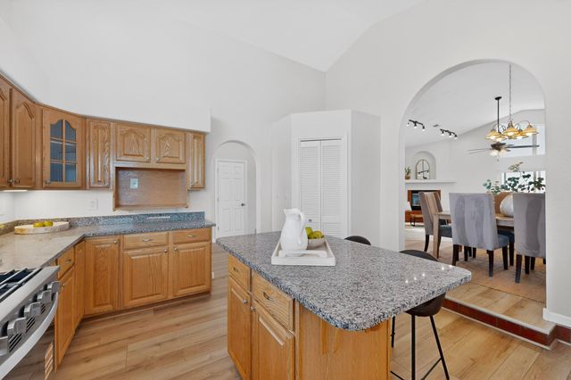 41 Madole Road, Edgewood, NM 87015