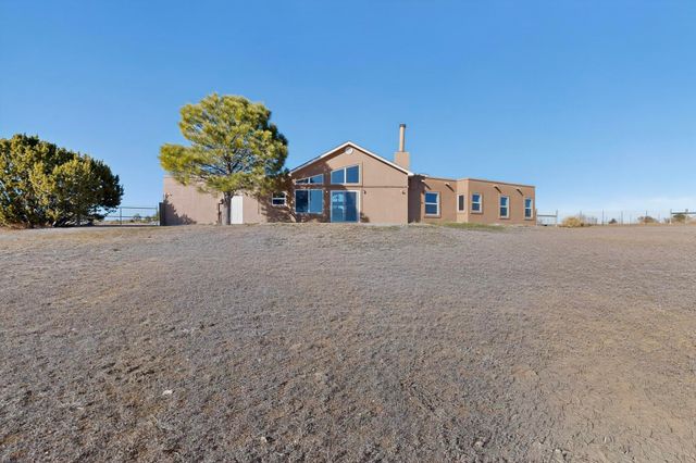 41 Madole Road, Edgewood, NM 87015