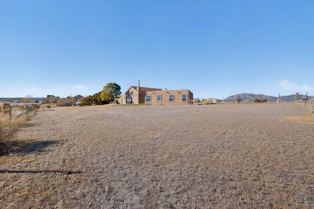 41 Madole Road, Edgewood, NM 87015