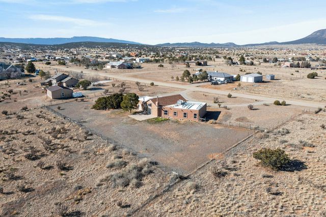 41 Madole Road, Edgewood, NM 87015