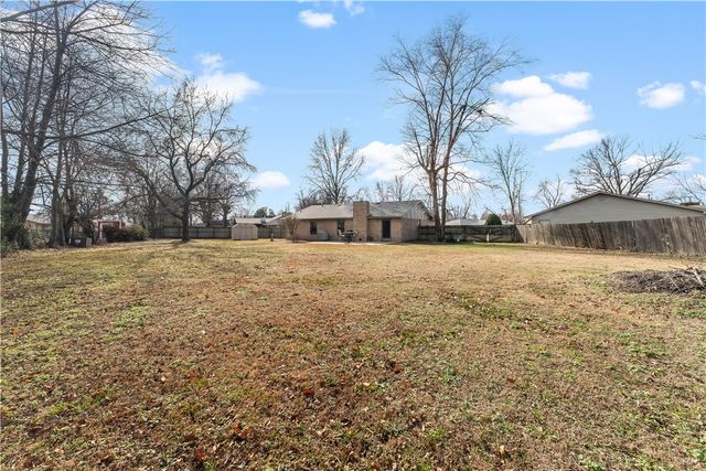 1105 Westridge Lane, Rogers, AR 72756