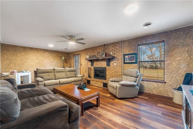 1105 Westridge Lane, Rogers, AR 72756