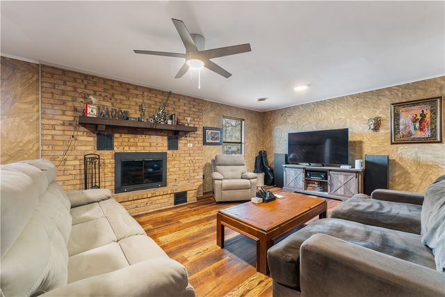 1105 Westridge Lane, Rogers, AR 72756