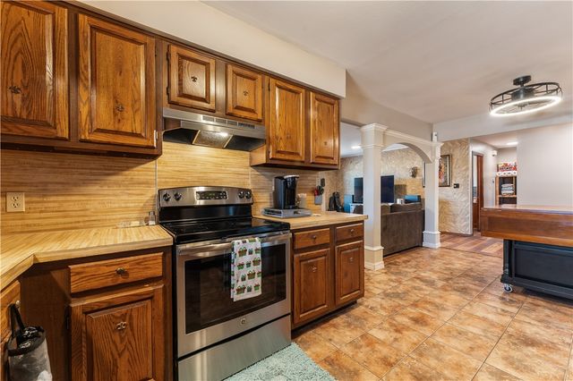 1105 Westridge Lane, Rogers, AR 72756