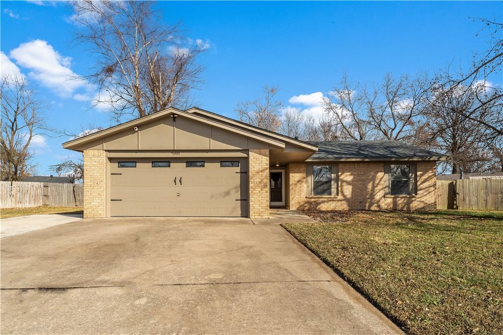 1105 Westridge Lane, Rogers, AR 72756